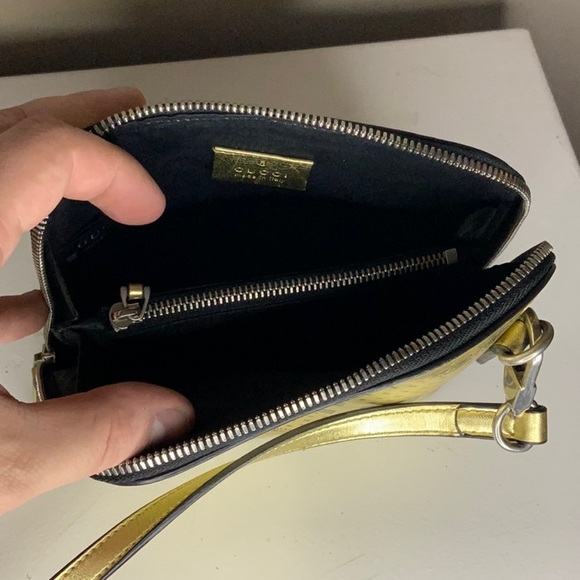Gucci 'GUCCY' Crossbody Handbag in Metallic Gold Leather (6.3" x 6.75") - Picture 8 of 11